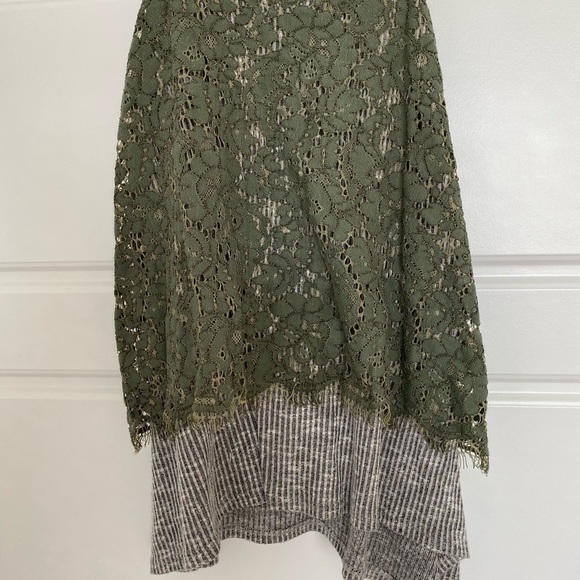 Xhileration Women’s Green Lace Layered Tank Size Medium - Picture 2 of 4